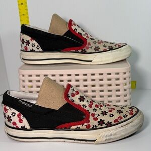Converse Black‎ and Red Floral cherry wonens 7.5 Slip-Ons